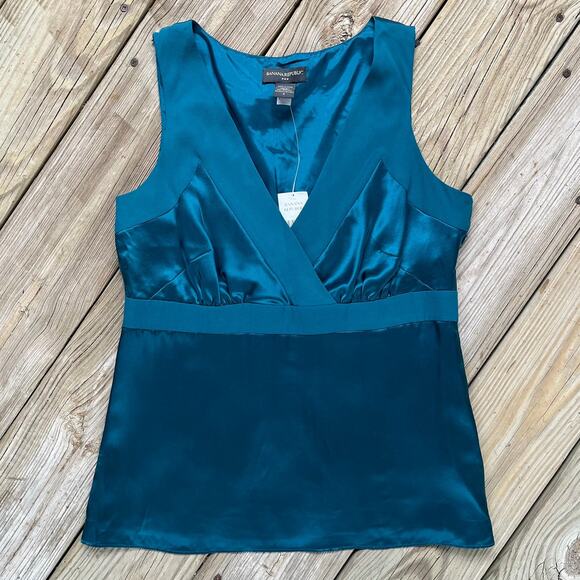 Banana Republic Factory Tops - Banana Republic Turquoise 100% Silk Sleeveless Blouse Size 8. NEW
